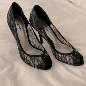Alfani heels, black lace, size 7